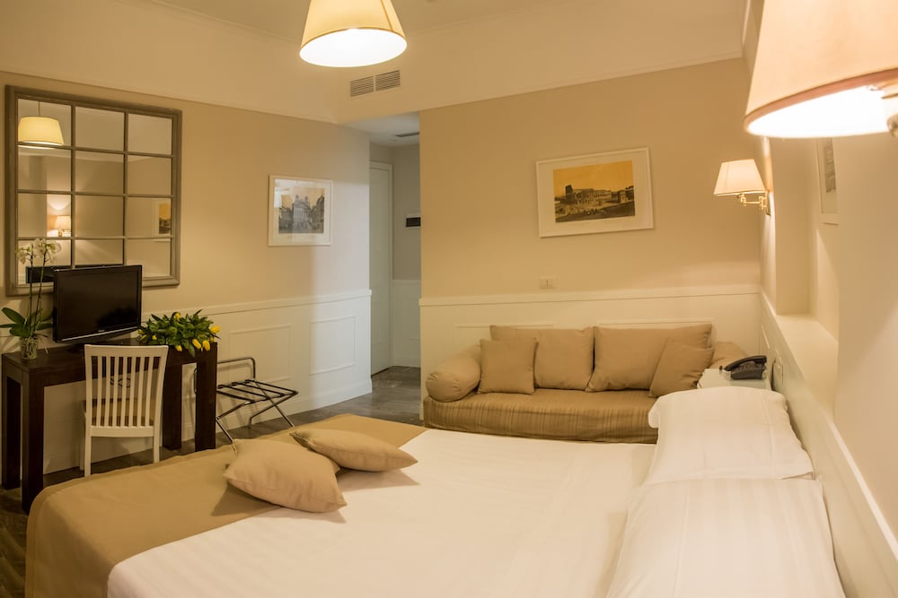 Classic Double or Twin Room photo 2