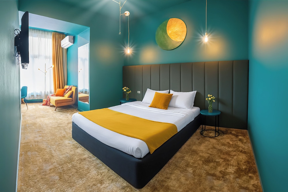 Triple Room, City View