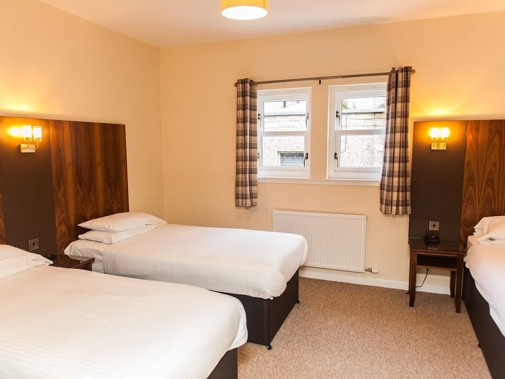 Triple Room, Ensuite photo 2