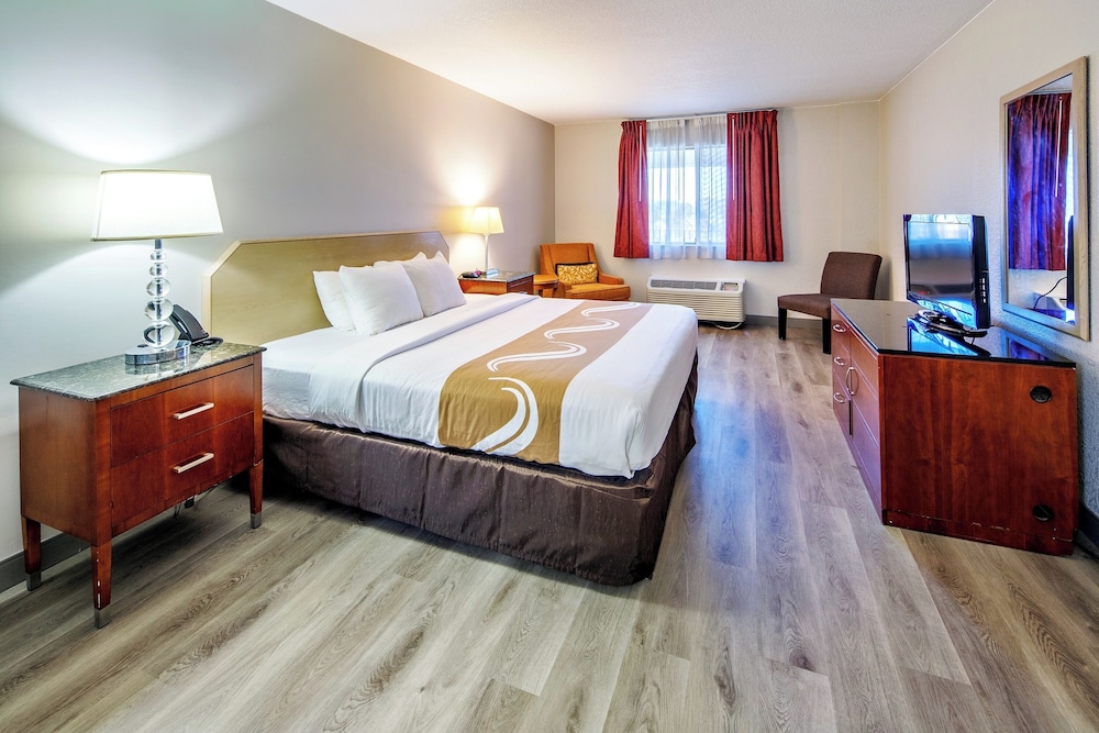 Room, 1 King Bed, Non Smoking - Photo 2