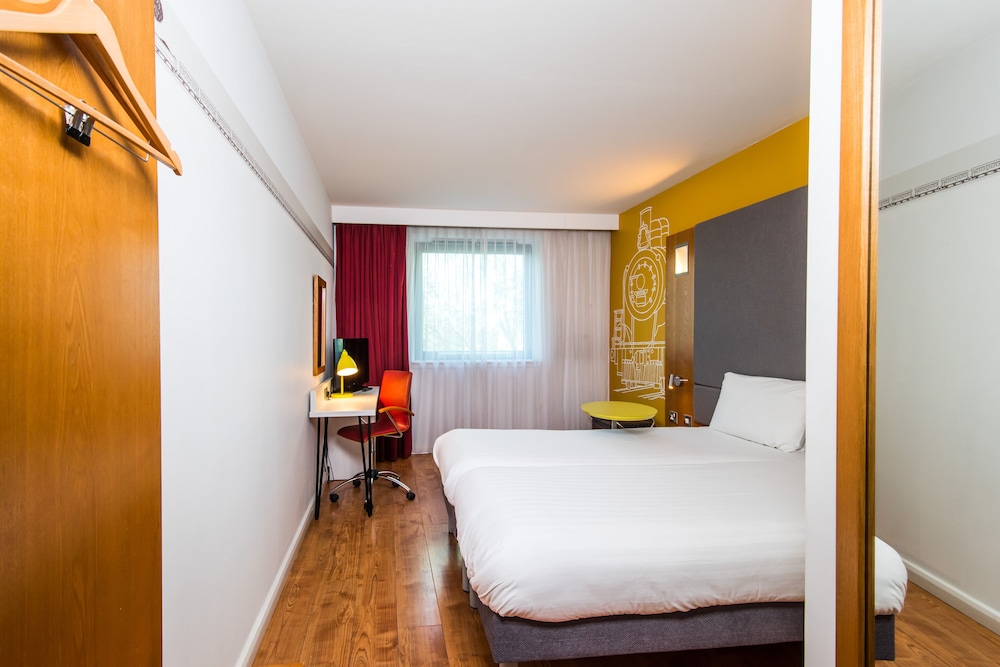 Room, 2 Twin Beds (The Duet) - Photo 9
