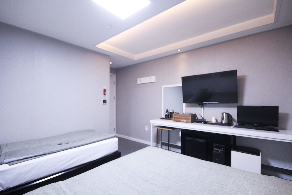 Twin Room (B) photo 2