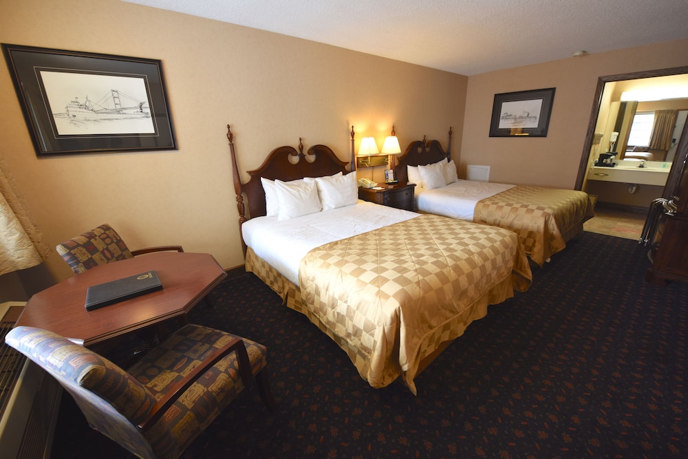 Deluxe Suite, 2 Bedrooms, Balcony, Lake Front photo 3