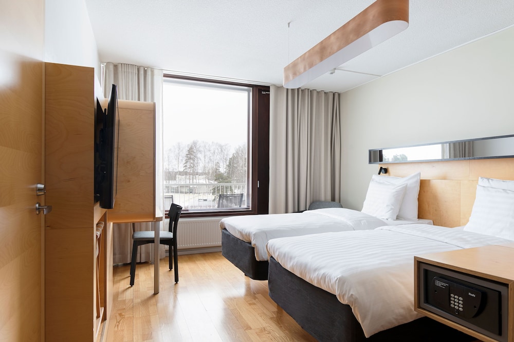 Standard Twin Room, Mobility Accessible - Photo 1