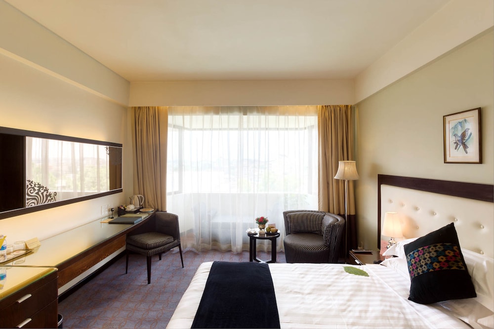 Deluxe Room, 1 Bedroom, Mountain View photo 2