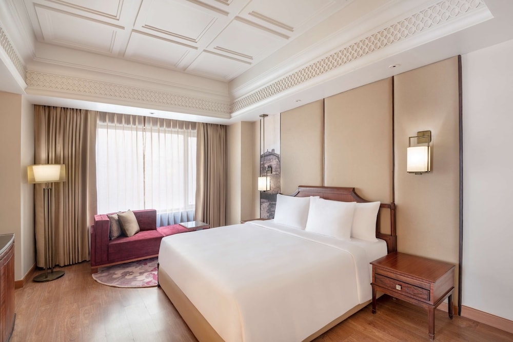 Superior Room (Interior View)