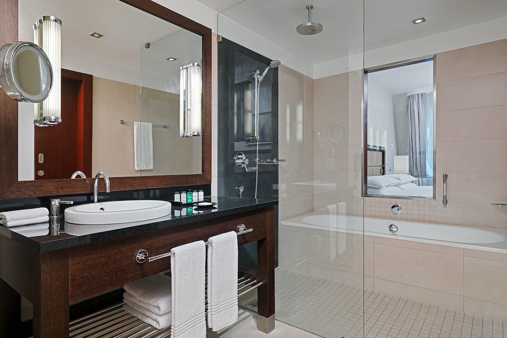 Club Suite, 1 Double Bed thumbnail 6