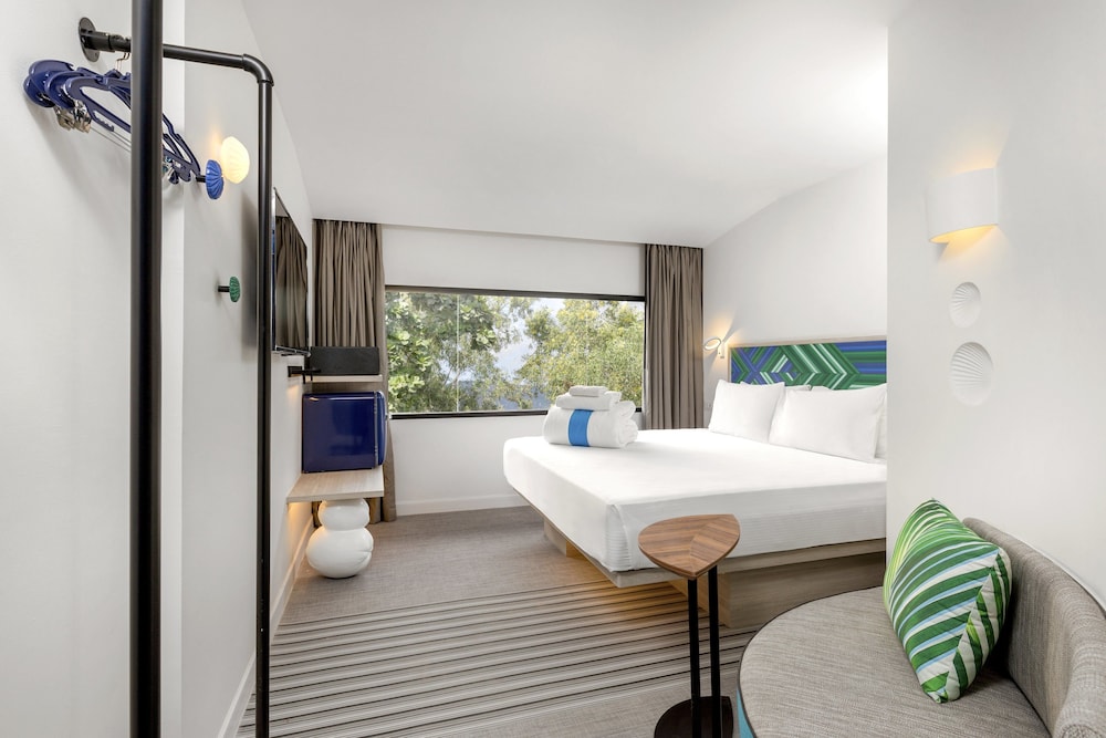 Room, 1 King Bed (COSI, Daily food & drink credit) photo 1