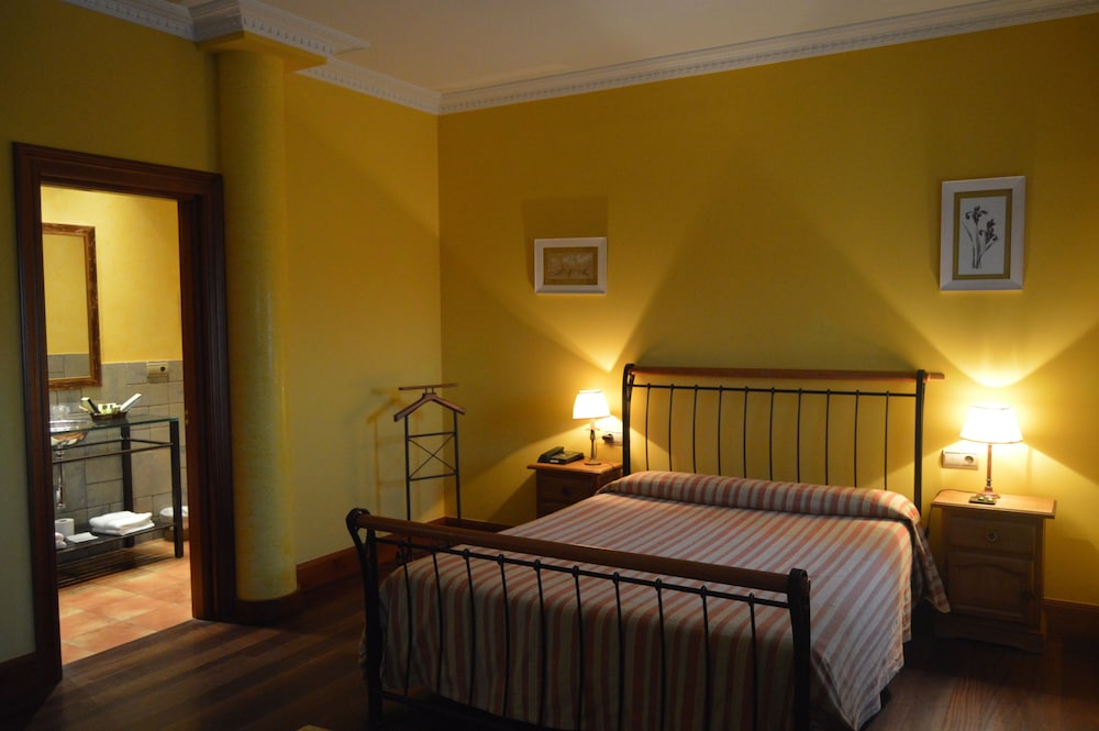 Habitación Doble Estándar o con Dos Camas Individuales.