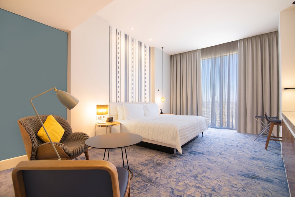 Deluxe Room, 1 King Bed - Photo 1