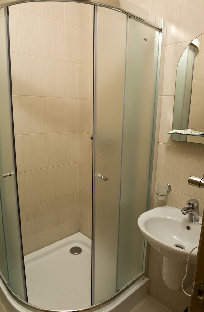 Standard Twin Room photo 3