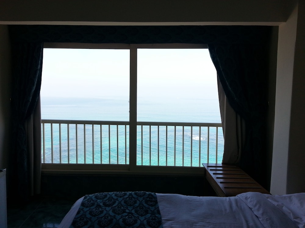 Deluxe Triple Room, Beach View
