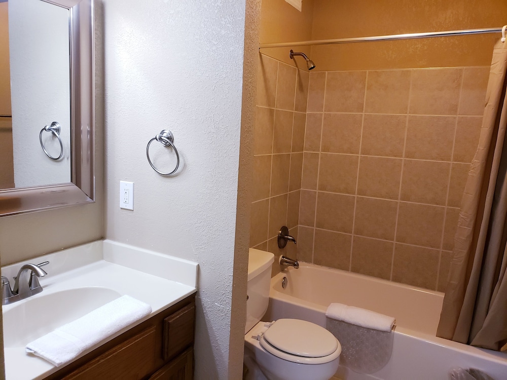 Standard Suite, 2 Bedrooms, Non Smoking, 2 Bathrooms photo 2