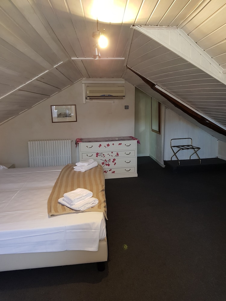 Double or Twin Room photo 1