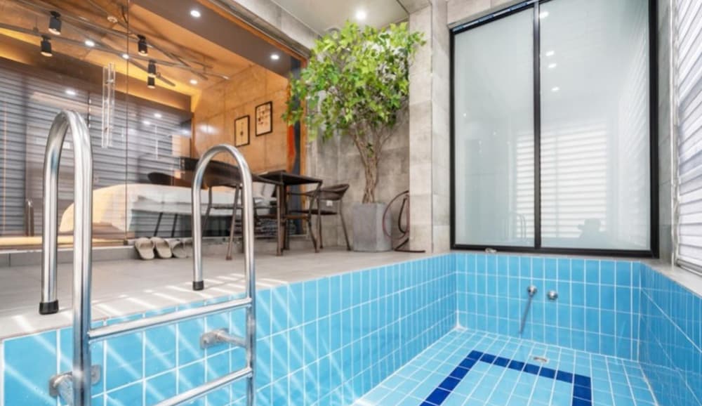 Room (101 Pool Villa)