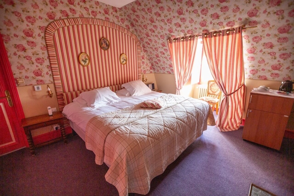 Deluxe Double Room, Ensuite, Garden View (Diane De Poitiers) - Photo 1
