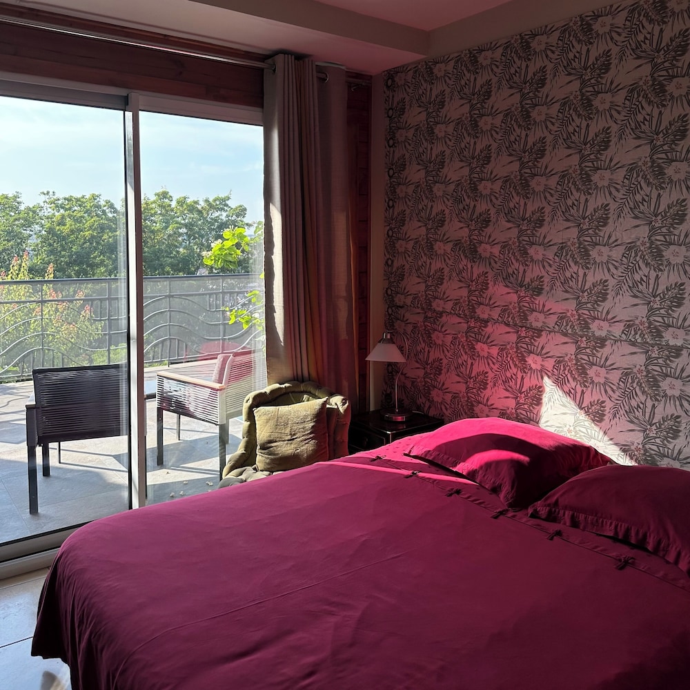 Panoramic Double Room, 2 Bedrooms, Terrace, City View photo 2