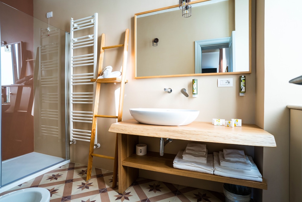 Exclusive Room - Photo 13