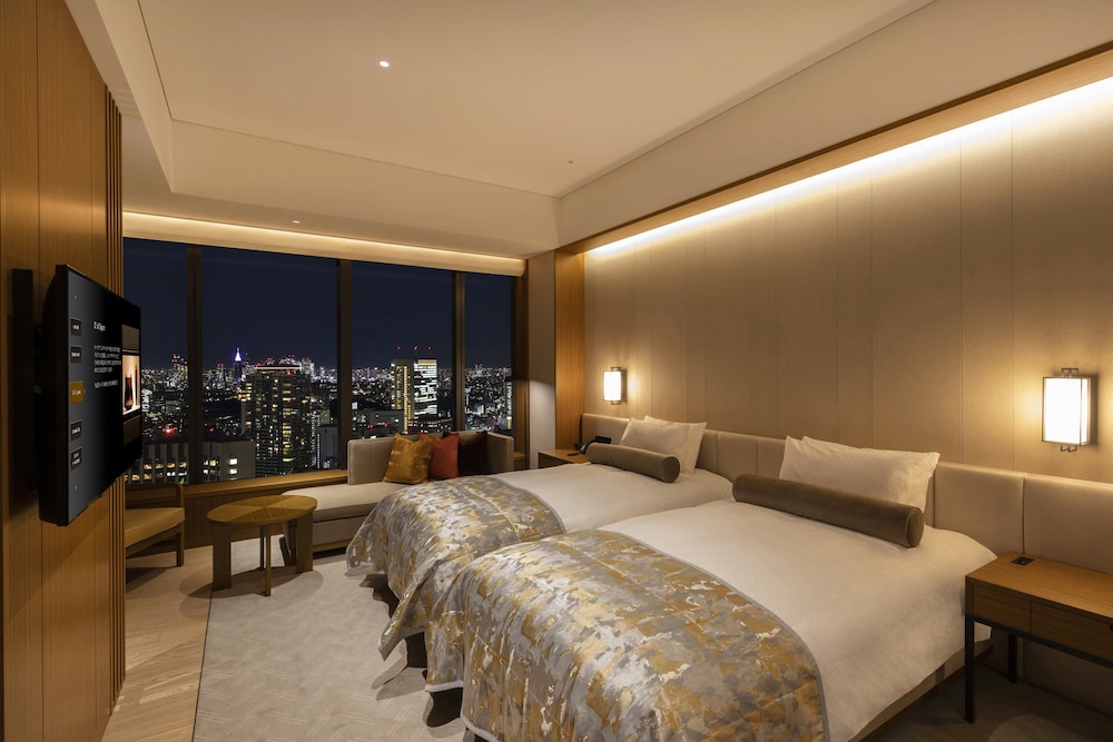 Club Bath with view Twin (Breakfast & Club Lounge Access) 48sqm