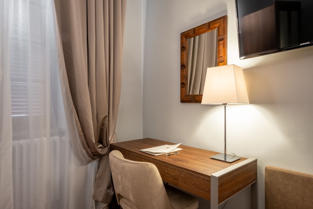 Superior Room - Photo 7