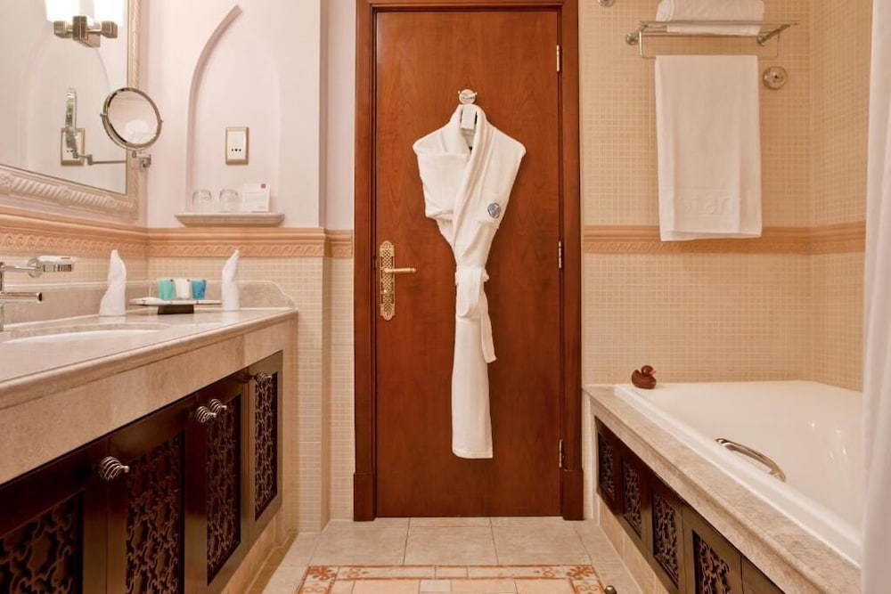 Suite, 1 Bedroom, City View