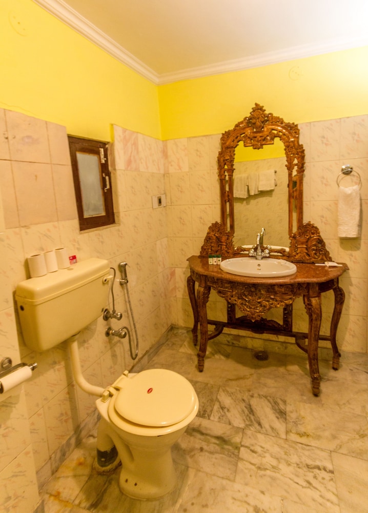 Deluxe Room - Photo 9