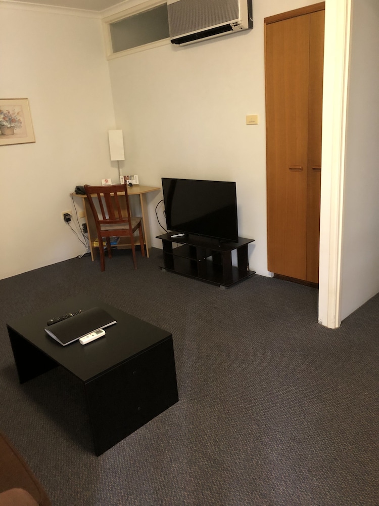 Superior Apartment, 1 King Bed, Non Smoking, Kitchenette - Photo 9
