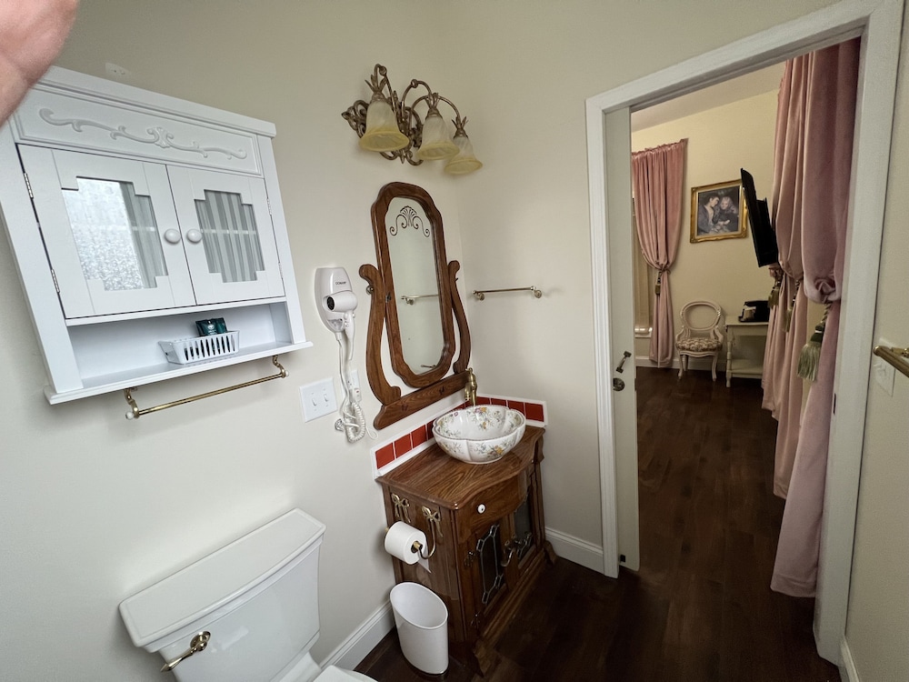 Room Number 1 - Photo 2