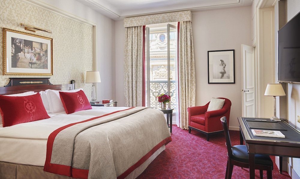 Premium Room, 2 Twin Beds, Balcony (Opera View)