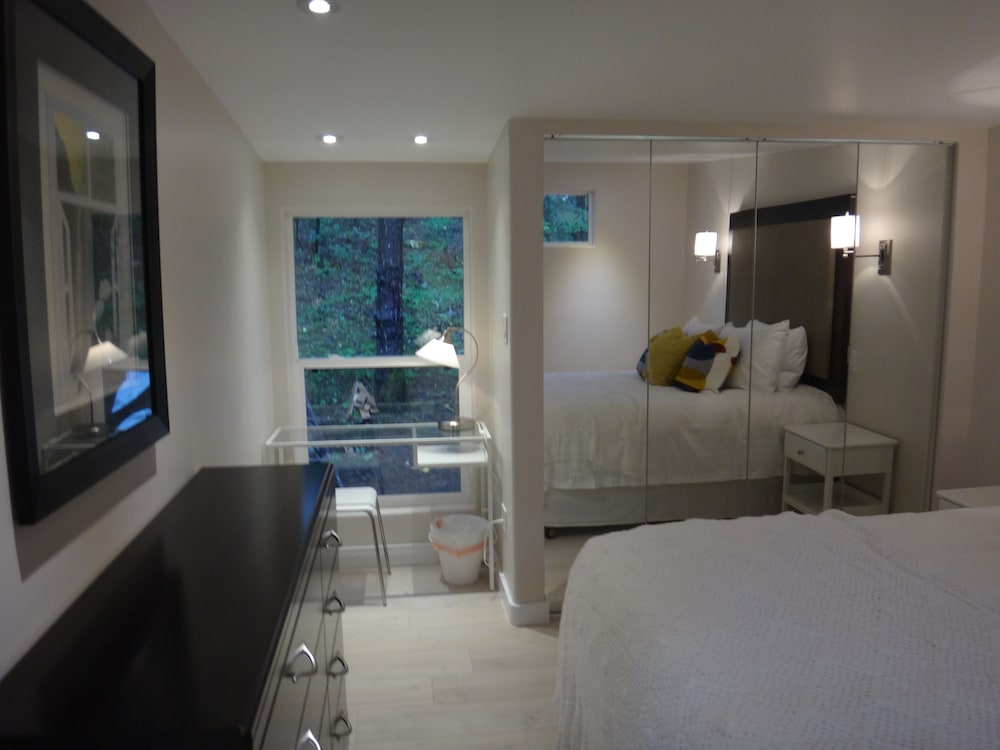Executive House, 1 Bedroom, Kitchen, Mountainside photo 2