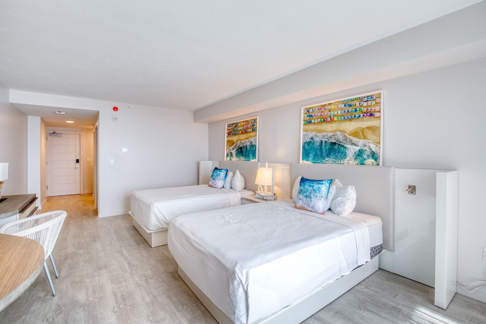 Standard Room, 2 Queen Beds, Ocean View - Photo 3