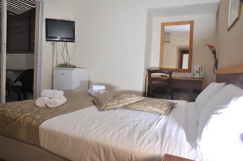 Standard Double Or Twin Room photo 3