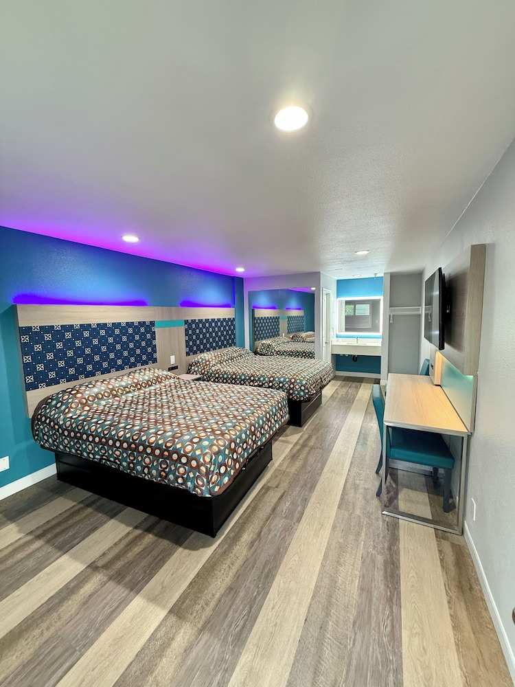 Standard Room, 2 Queen Beds