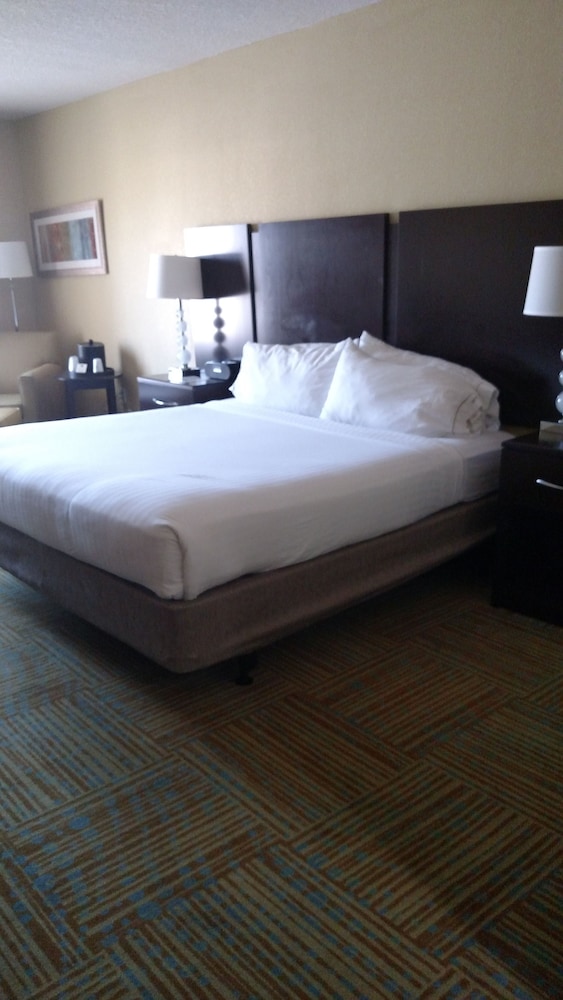 Suite, 2 Queen Beds, Accessible (Mobility, Accessible Tub) - Photo 4