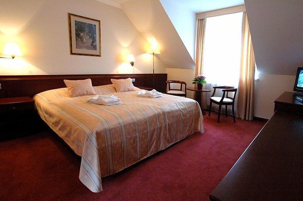 Double Room - Photo 11