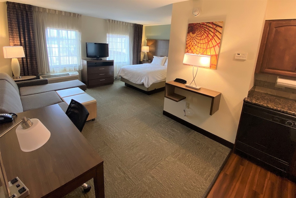 Studio Suite, Kitchen