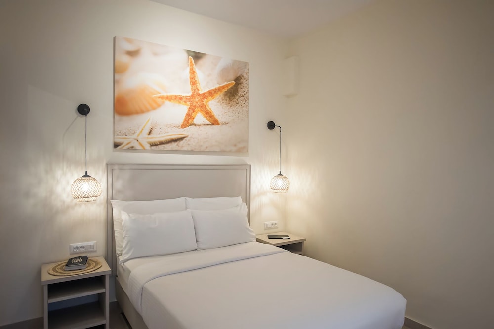 Standard Double or Twin Room, Balcony - Photo 9