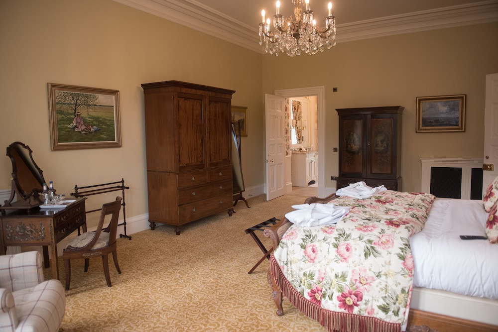 Castle Downie Suite photo 3