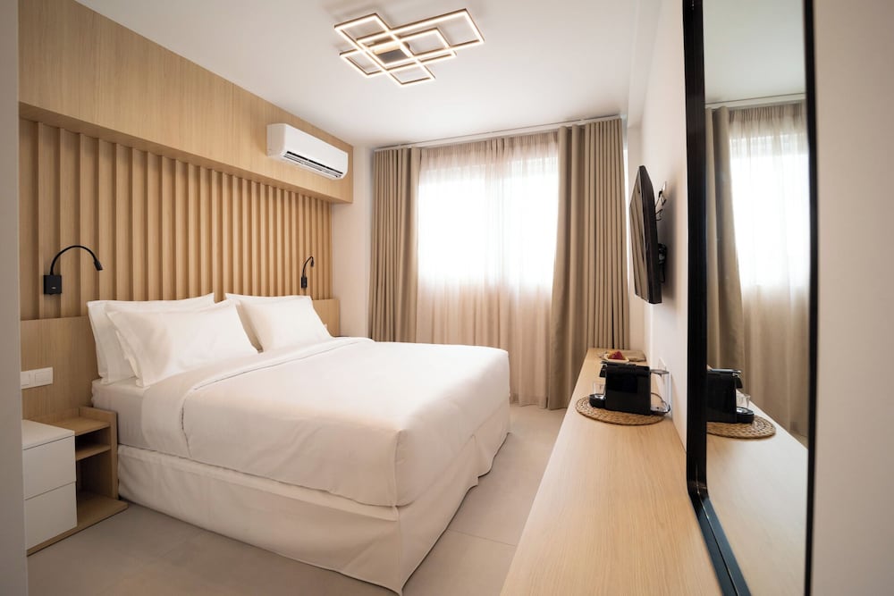 Comfort Suite, City View