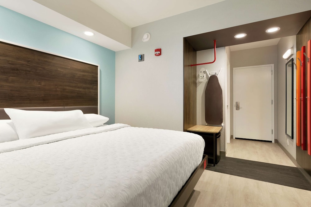 Room, 1 King Bed, Accessible (Hearing)