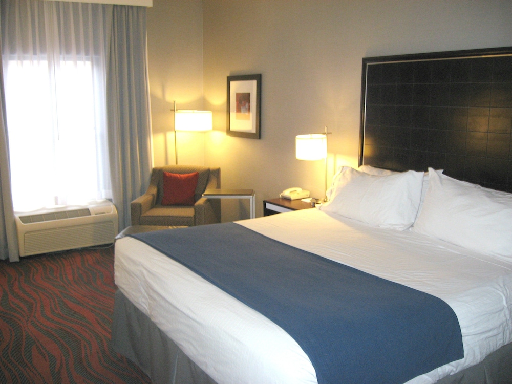 Standard Room, 1 Queen Bed, Accessible (Communication, Accessible Tub) - Photo 1
