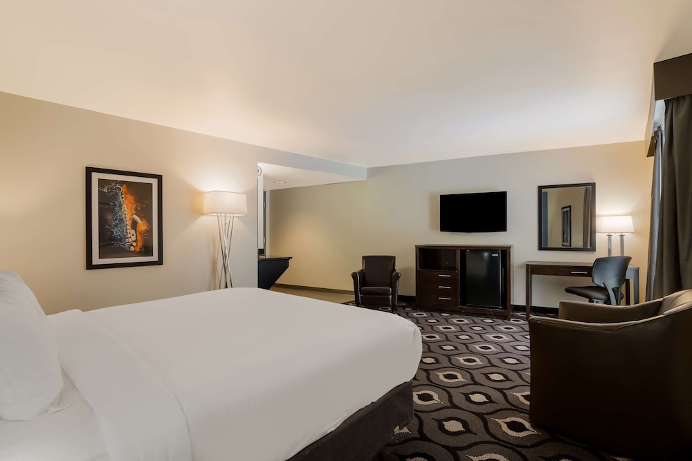 Deluxe Room, 2 Queen Beds, Non Smoking - Photo 1