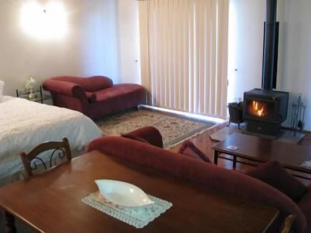 Kookaburra Lodge photo 1