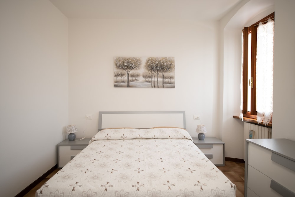 Basic Apartment photo 1