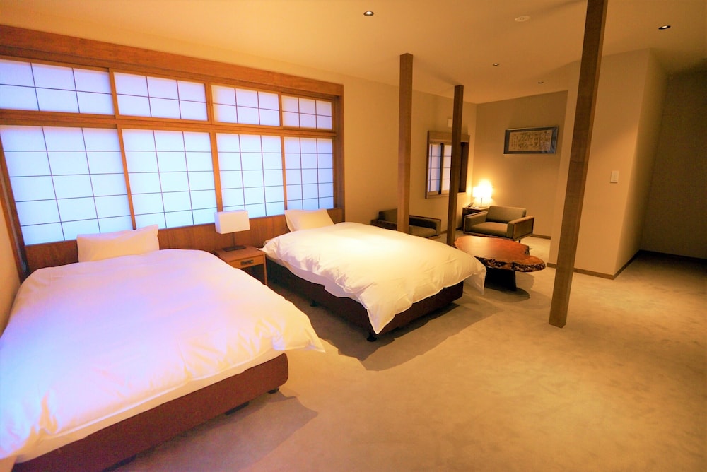 Main Building Deluxe Twin Room