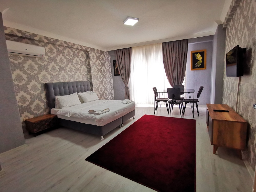 Family Apartment, 2 Bedrooms, City View photo 2