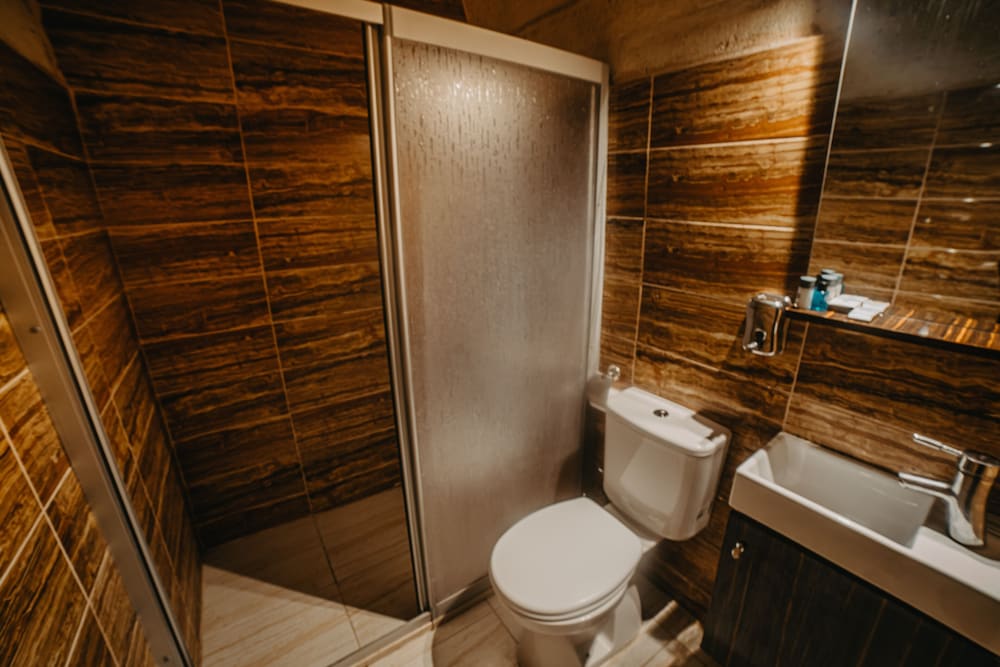 Economy Double or Twin Room photo 3
