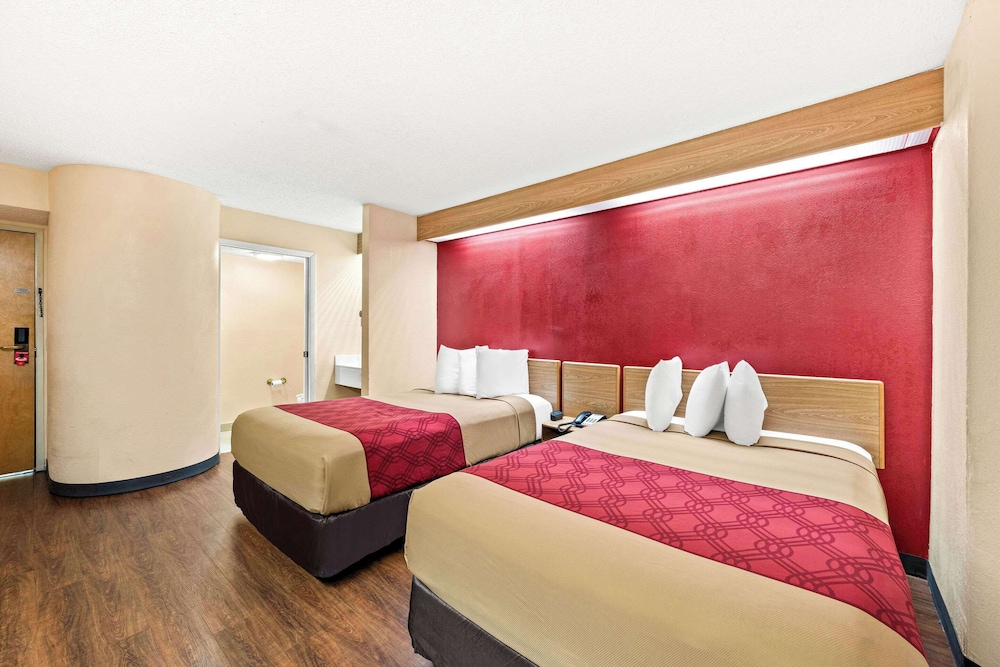 Standard Double Room, 2 Double Beds, Smoking - Photo 4