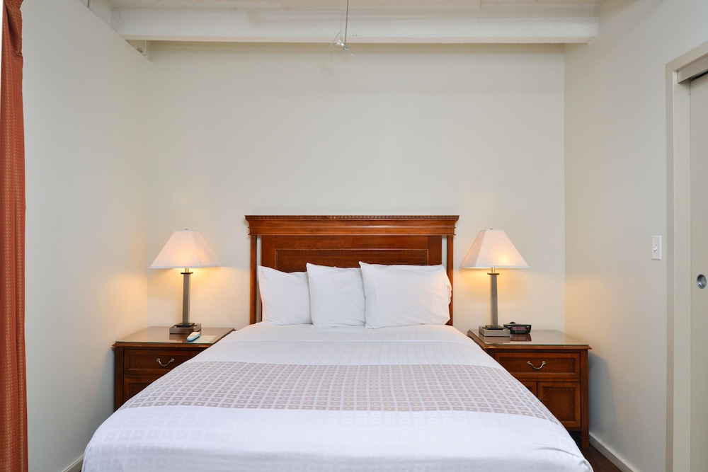 The Flat - Photo 1