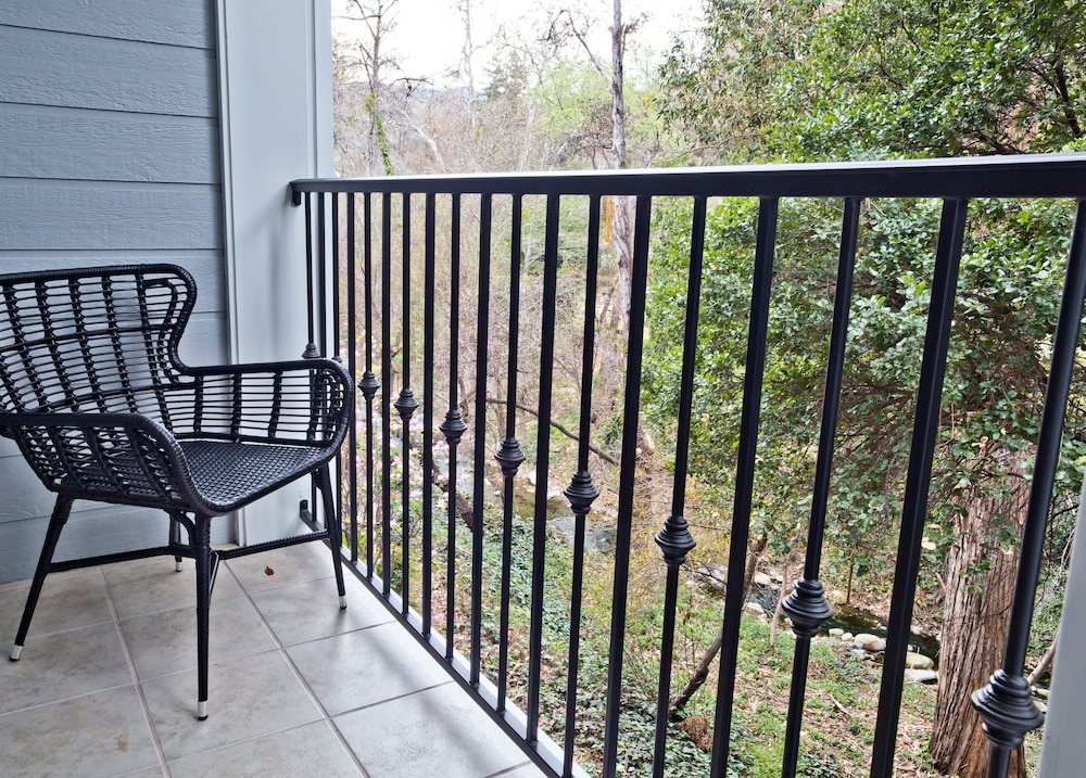 Room, 2 Queen Beds, Accessible, Balcony (Mobility, Hearing, Roll-In Shower) - Photo 7